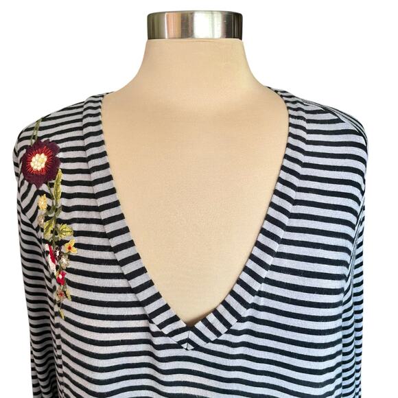 Soft Surroundings Knit Tunic 1X Gray Black Stripe Floral Embroidery Asymmetric - Picture 2 of 10